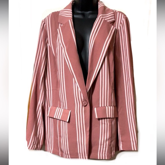 🆕🌼TORRID Boyfriend Blazer🌼 - Picture 2 of 16